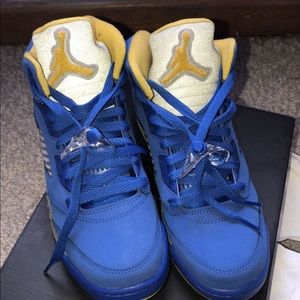 never worn! jordan retro 5